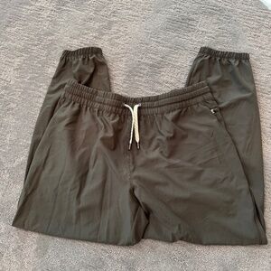 Vuori Weekend Joggers Size XL
